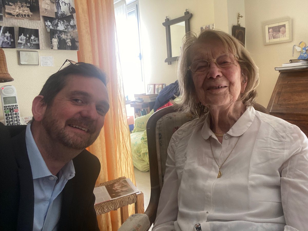 Quelle joie de voir Marie-Hélène Mathieu élevée au grade de Grand officier de la Légion d’honneur : elle a tant fait pour les personnes handicapées ! 
Dame de Cœur🥇
#promo14juillet