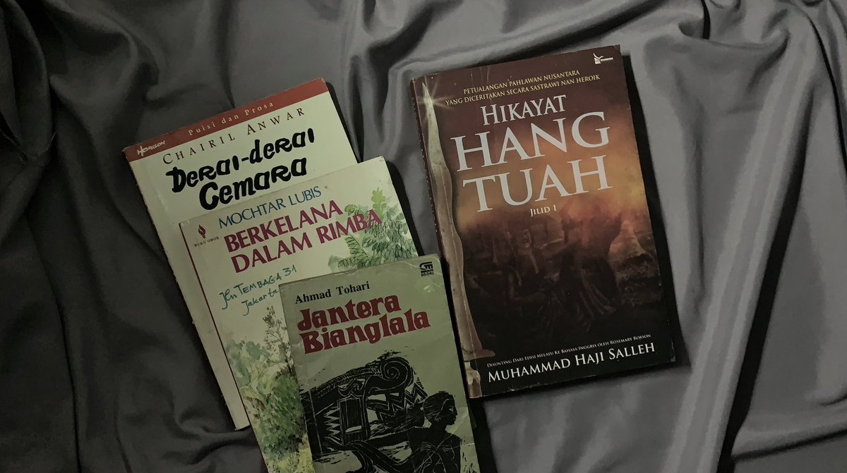 Hikayat Hang Tuah sudah sampai dengan selamat. Terima kasih kak <a href="/theKumajas/">kumajas</a> sudah menyediakan buku-buku yang aku cari 🥹🤝
