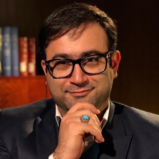 عبدالله عبدی(عبدی مدیا) را دست کم نگیرید.
او یکی از آلوده ترین و فاسدترین حلقه های رسانه ای فرقه ورشکسته اصلاحات است.
هرجا نامی از #عبدی_مدیا شنیدید تردید نکنید پای پروپاگاندای جریان امنیتی نظام مطرح است.