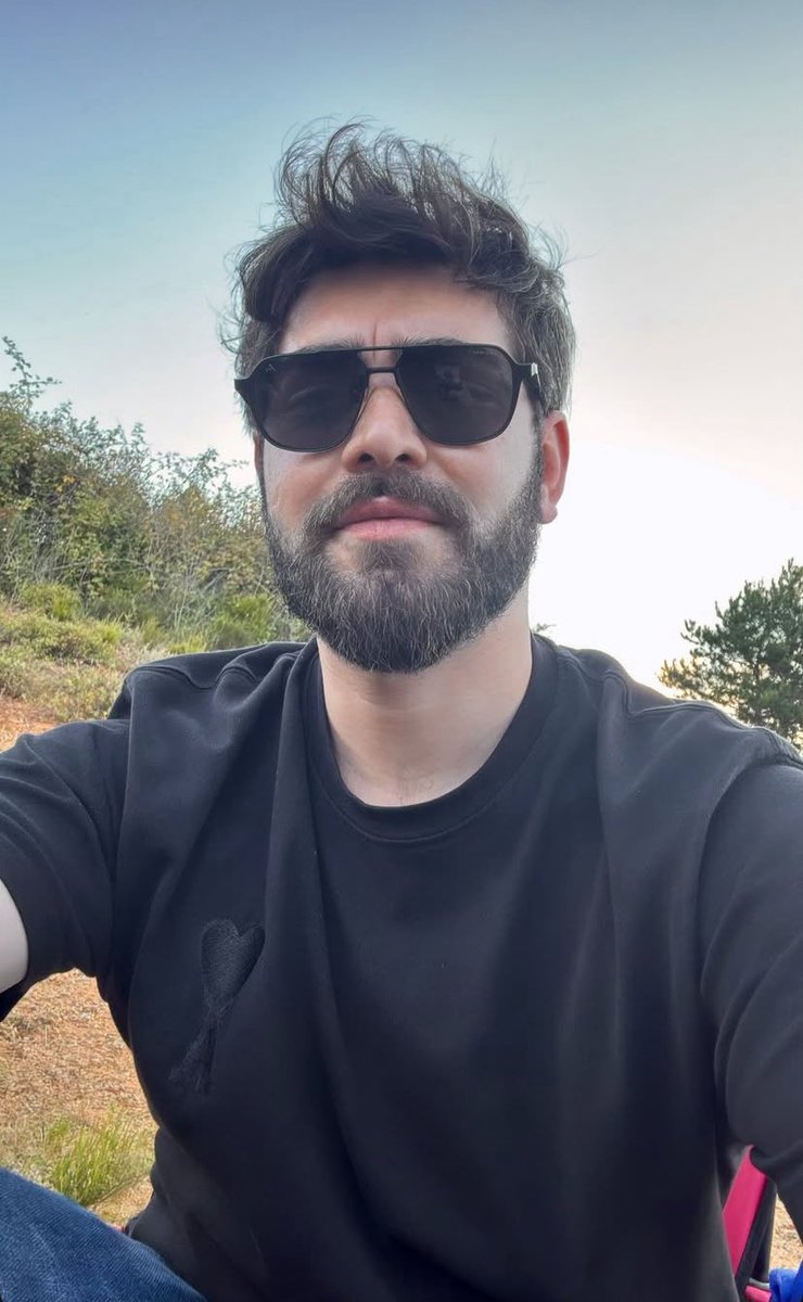 Extremadamente guapo 🖤

#BarışBaktaş