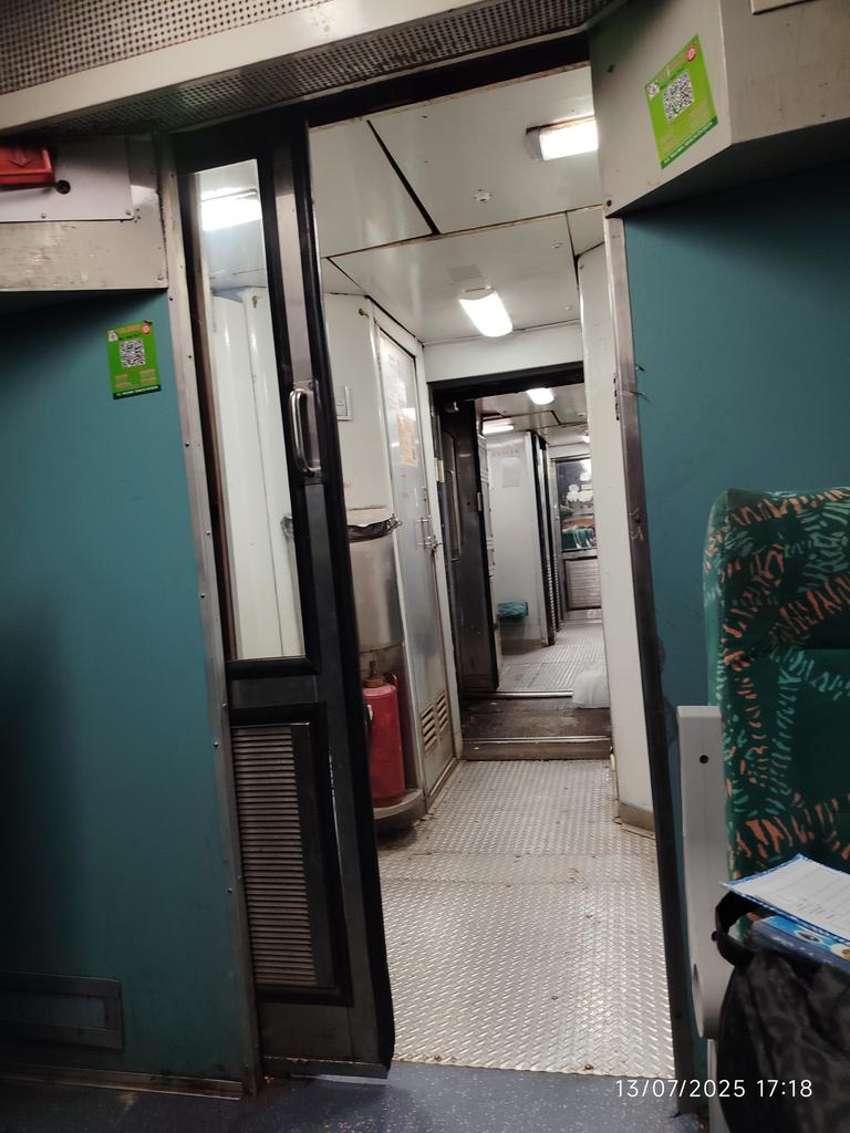 SUBHASISMAL_IN's tweet photo. @RailwaySeva @RailMinIndia 
#PNR_6155408212
We're travelling in C1 coach, as the Sliding door is not working,it seems we've boarded a general coach instead of AC coach,the cold wind is passing through this door!
Kindly maintain the coach before starting it,for ease of passenger https://t.co/GQytPf6h8q