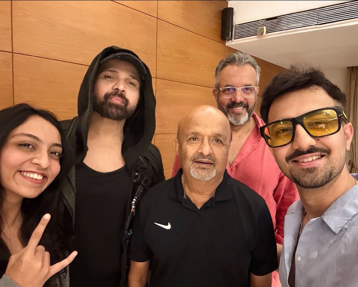 Team #BattleOfGalwan🇮🇳

The greatest patriotic album is coming. Where melodies bleed, and silence screams. The world will cry &amp; salute with tears…🥹

🧢Music : #HimeshReshammiya
✍️Lyrics : #SameerAnjaan

#SalmanKhan #ChitrangadaSingh #ApoorvaLakhia #Shazia #PiyushBhagat #Galwan