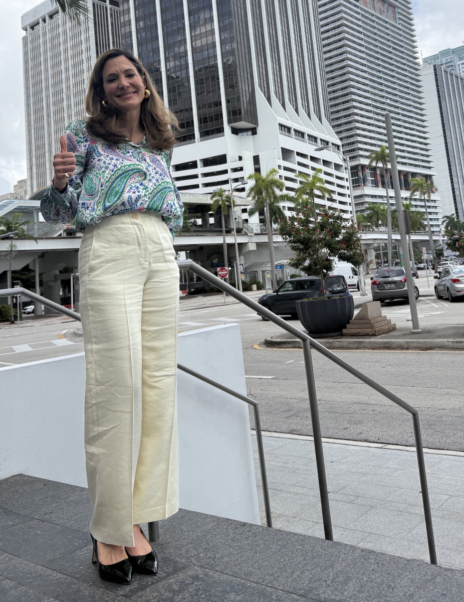 MaElviraSalazar's tweet image. Desde el corazón de mi distrito, luchando por soluciones reales. #FL27
- - -
From the heart of my district, fighting for real solutions. 🇺🇸