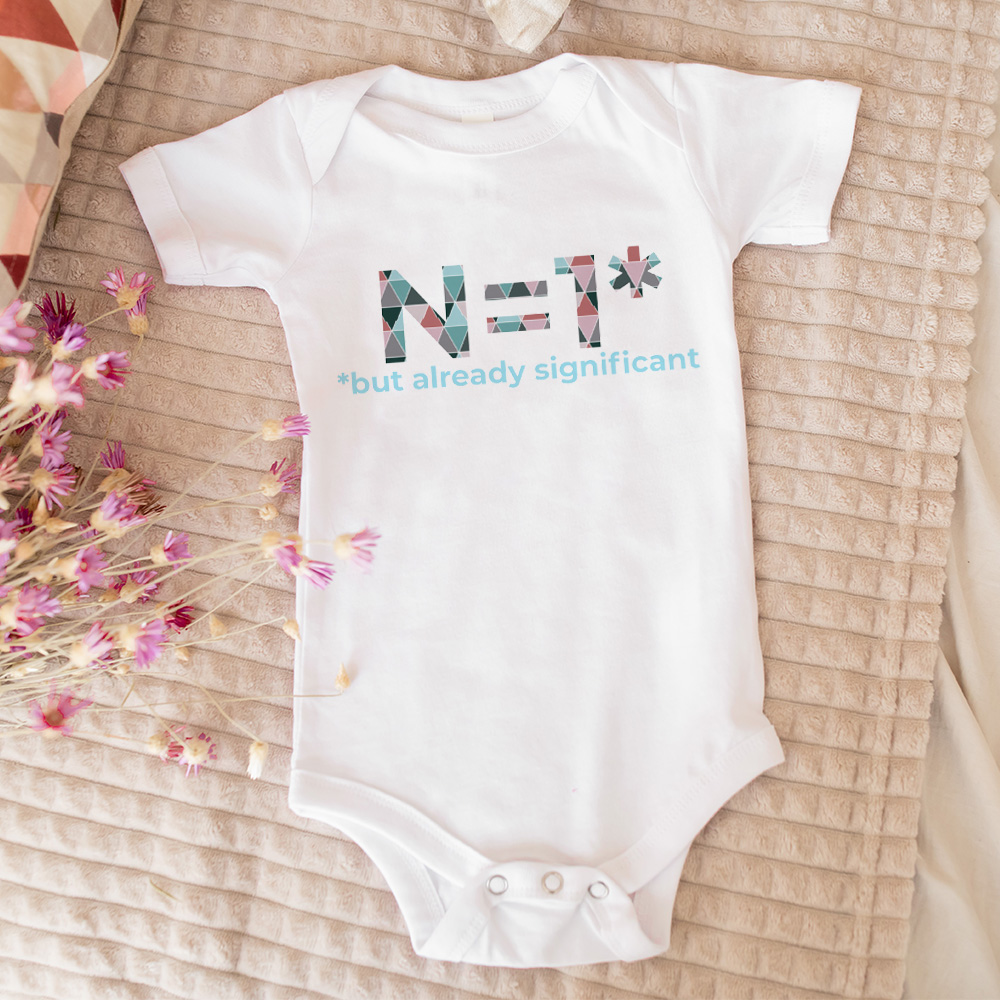 When collaborations have a significant real-world impact👶

Also, makes for a great gift 😁
Check out sizes and color options in the shop😊.

🔗:  thestrugglingscientists.com/product/n1-but…
