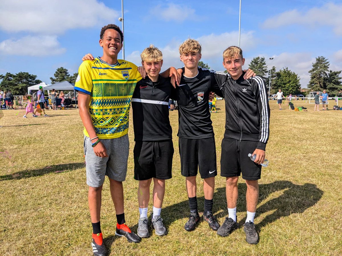 Boys on reffing duties today! ⚽️⚽️