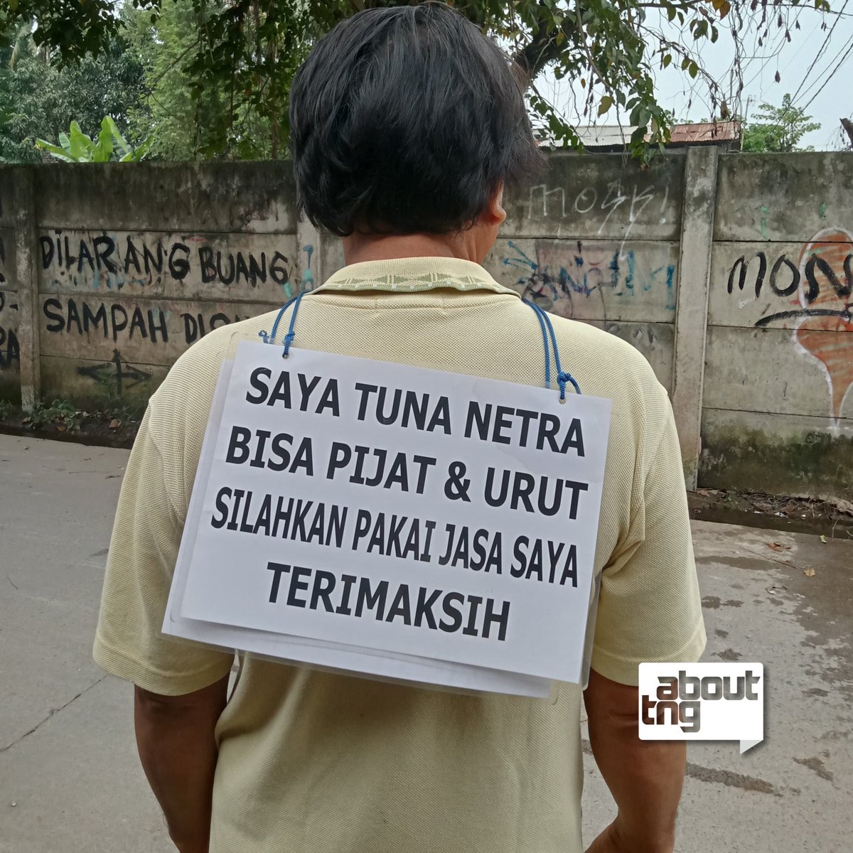 Pak Jaya, atau akrab disapa Ncay (54), adalah seorang penyandang tuna netra. Botang bertemu dengan Beliau ketika melintas di jalanan Cijantra, Pagedangan, Kabupaten Tangerang.

Pada punggungnya terdapat kertas dengan tulisan "SAYA TUNA NETRA BISA PIJAT &amp; URUT SILAHKAN PAKAI JASA