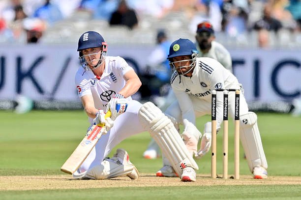 Keeping up to the stumps against pacers.

Young gun Dhruv Jurel is currently Team India's No. 1 wicketkeeper in Test cricket.🔥