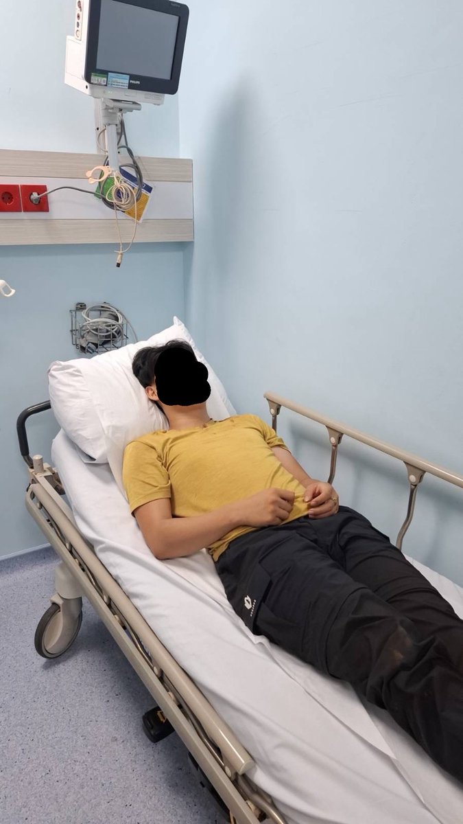 Saya adalah paramedis korban kekerasan aparat pada aksi May Day Jakarta 2025

Leher saya diinjak, dilarikan ke rumah sakit saat diperiksa dan jadi tersangka

Kemarin saya, selanjutnya bisa kamu atau orang yg kalian sayang..

Ayo tanda tangani petisi ini✊

chng.it/qny9grWd5G