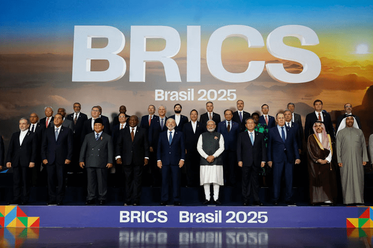 SurComex's tweet image. Noticias de Mar y Tierra (Del 07 al 14 Julio 2025)
«Incorrecto e irresponsable»: El mundo reacciona a las amenazas del presidente de EEUU. Donald Trump contra los BRICS
revistamaritima.com/2025/07/09/not… via @MFuentesP