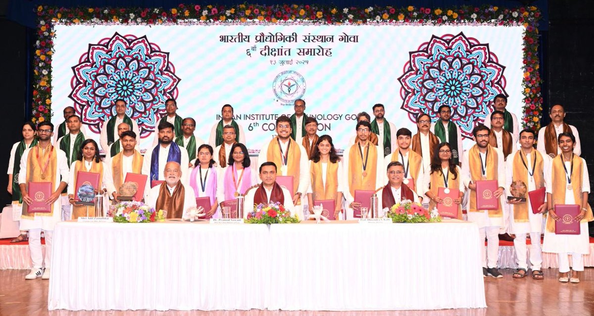 Pleased to be <a href="/IITGoaofficial/">Indian Institute of Technology Goa</a>’s 6th Convocation, which was honoured by presence of Hon'ble CM <a href="/DrPramodPSawant/">Dr. Pramod Sawant</a>. I reminded the students of their responsibility to stay rooted, give back generously &amp; contribute to building a #ViksitBharat like so many #IIT alumni before them.