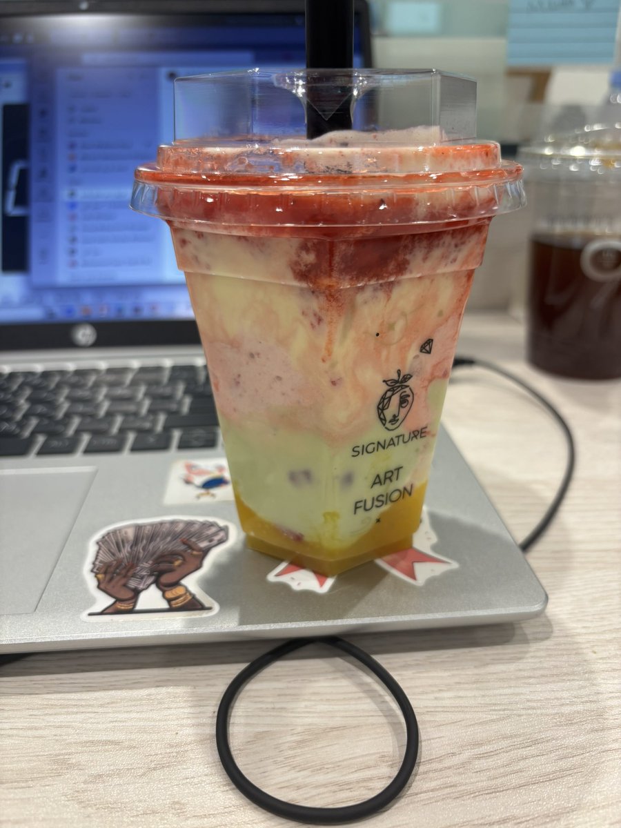 ReemmAlhakeem's tweet photo. Life with having a work bestie https://t.co/yasNedkgA9