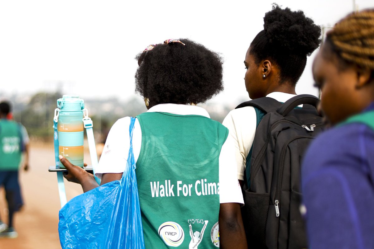 AliDidaat's tweet image. 1 million plastic bottles are sold around the world per minute, adding to the plastic pollution that ends up in our landfills and oceans.
We can all make a difference if we simply bring our own refillable bottle.
#ClimateAction
#plastic
#ClimateEmergency