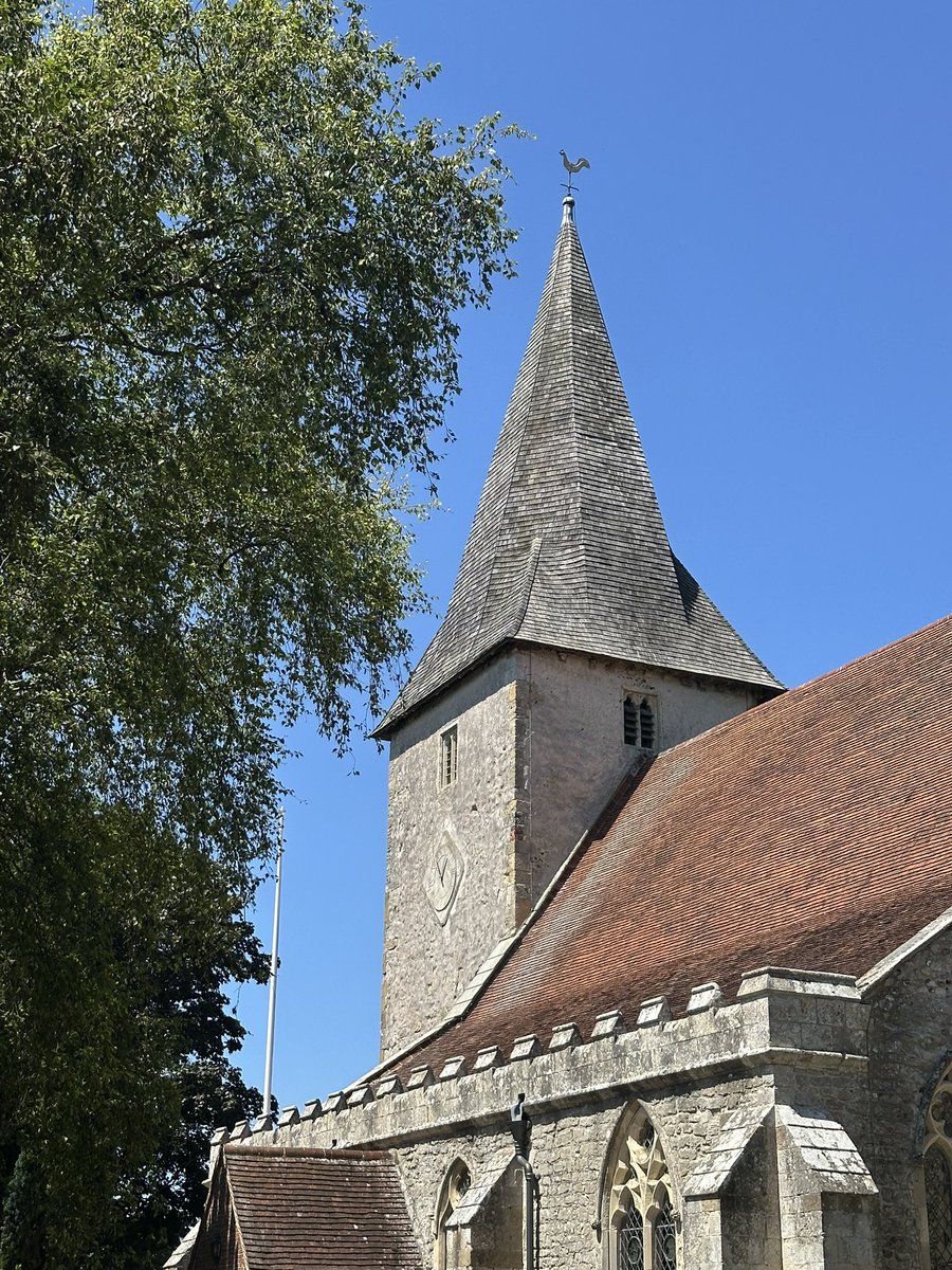 JaneEAppleton's tweet image. The wonderful Holy Trinity Church at Bosham this weekend - couldn’t go in due to church fete prep but very lovely from the outside and across the bay