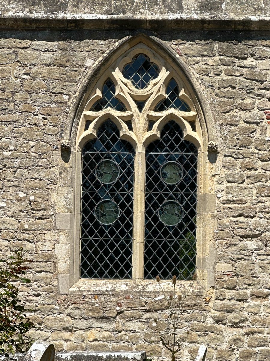 JaneEAppleton's tweet image. The wonderful Holy Trinity Church at Bosham this weekend - couldn’t go in due to church fete prep but very lovely from the outside and across the bay