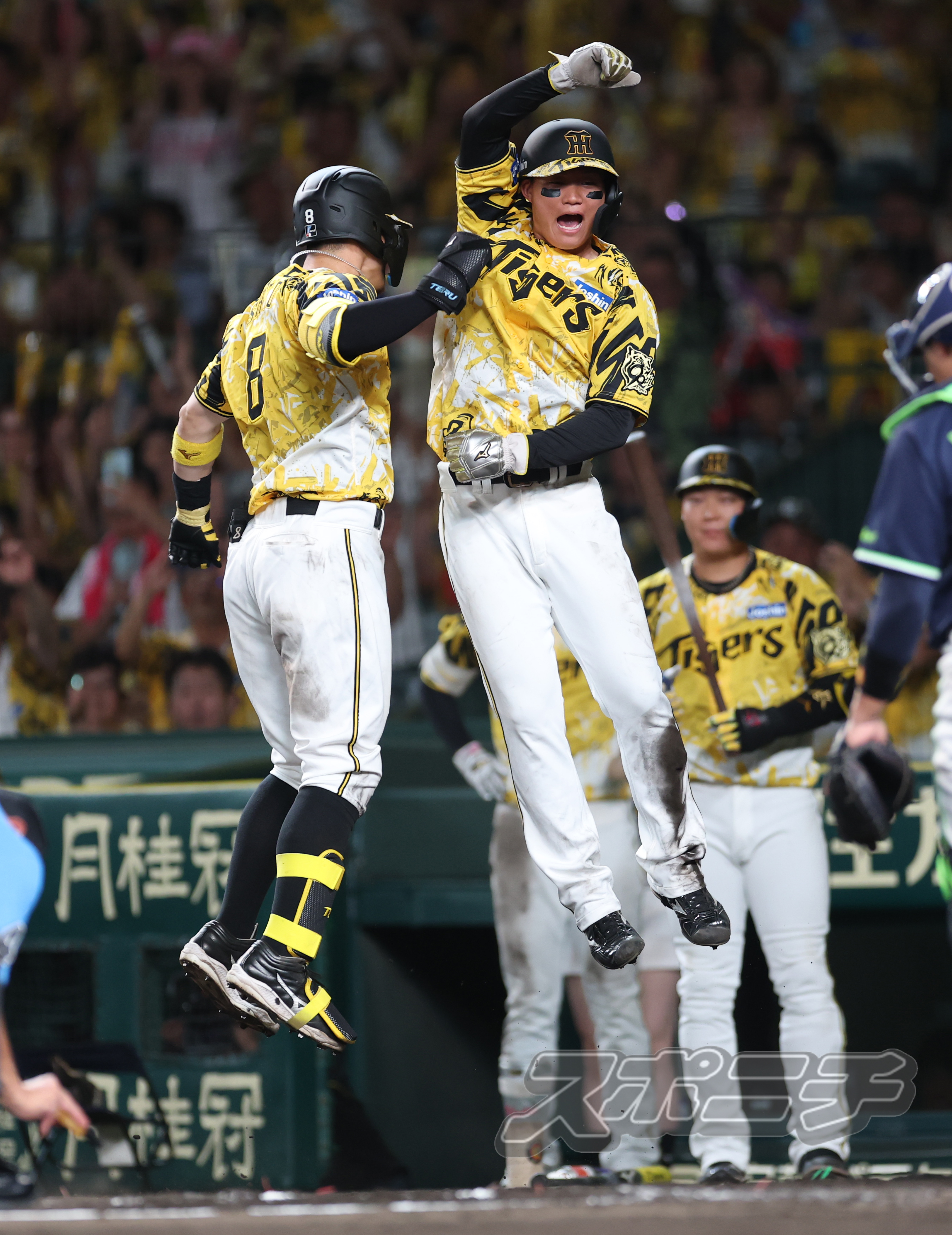 B-LUCK 佐藤輝明 サトテル 森下翔太 ベア T-SHOP スポニチTIGERSフォト on X: 