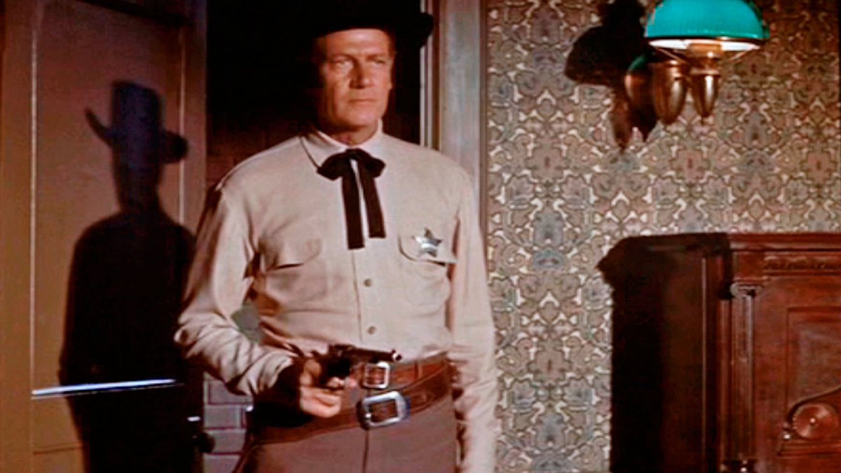 Wichita, ciudad infernal (Jacques Tourneur 1955) Nuevamente Wyatt Earp y la dureza de poner orden en una ciudad que empieza a ser próspera por el ferrocarril y la venida de ganaderos. Una versión bien contada, interpretada y ambientada. Muy buena. #DomingoDeWestern