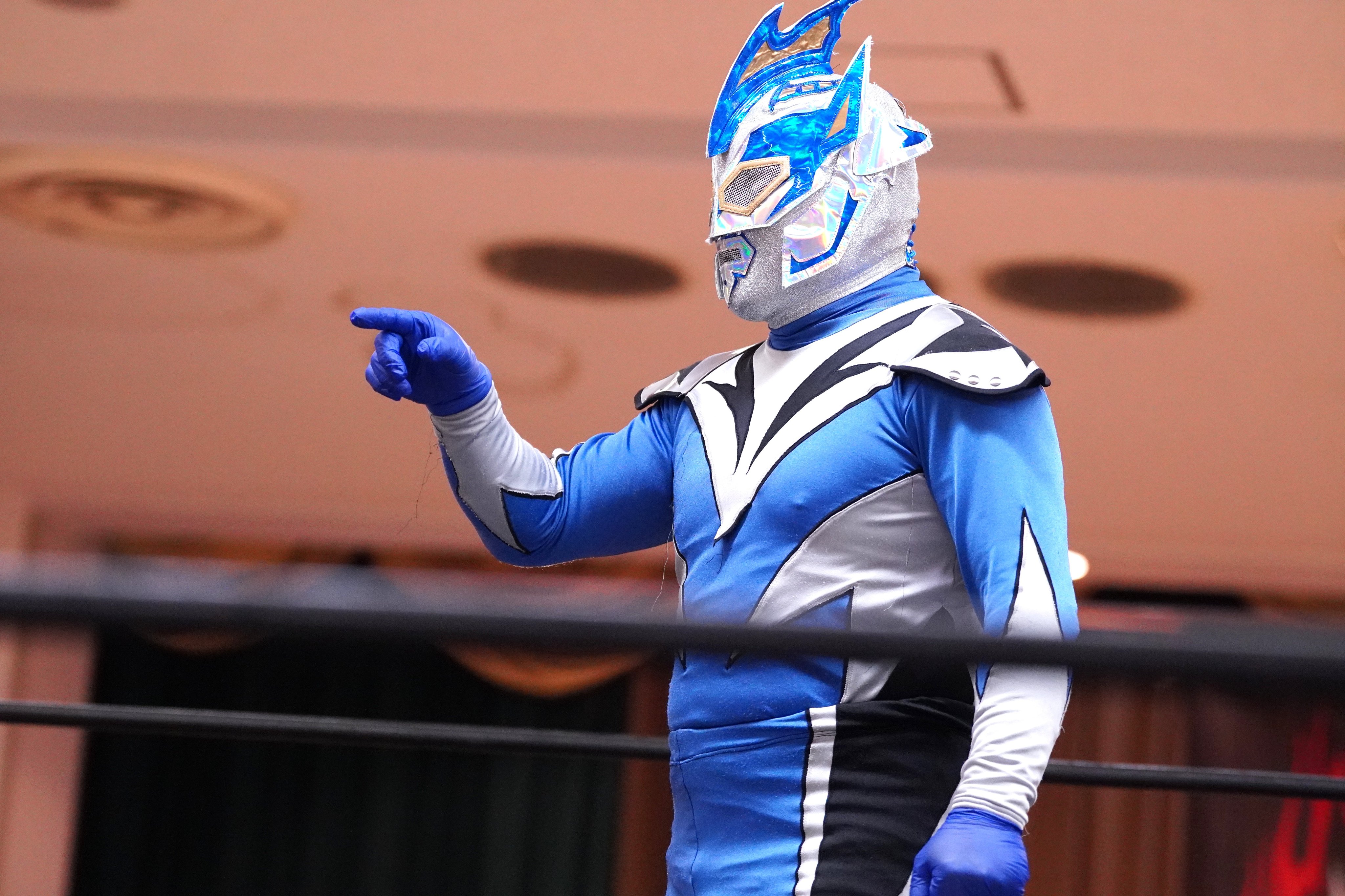 激レア secretbase 全日本プロレス スカルビー 白 BALZAC 【公式通販】