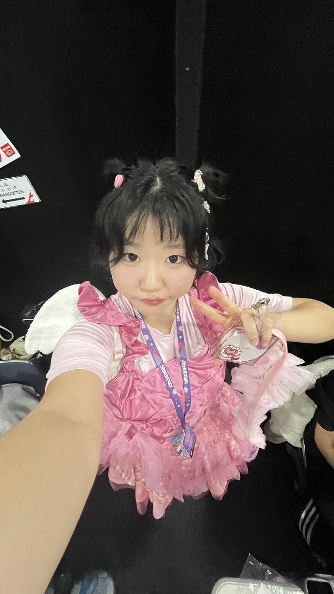 cupidity_mp3's tweet image. smash 2025!!

a 25/25 weekend, all thanks to everyone who came to support &amp;amp; to my members (🩷💛💜)

thank u for always being an audience i can feel home in front of ♡︎ i really treasure our yearly orbit to smash and i hope you all had as much fun as i did!!!!

#smashcon2025