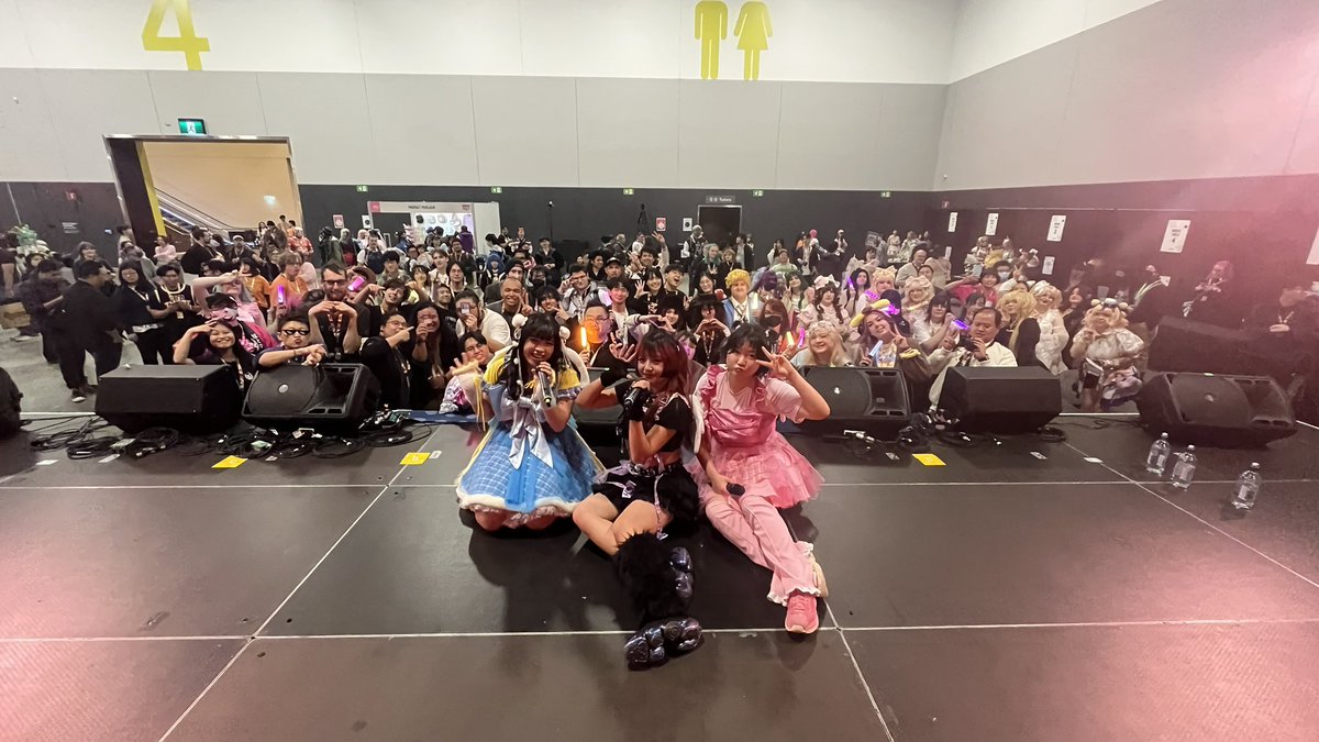 cupidity_mp3's tweet image. smash 2025!!

a 25/25 weekend, all thanks to everyone who came to support &amp;amp; to my members (🩷💛💜)

thank u for always being an audience i can feel home in front of ♡︎ i really treasure our yearly orbit to smash and i hope you all had as much fun as i did!!!!

#smashcon2025
