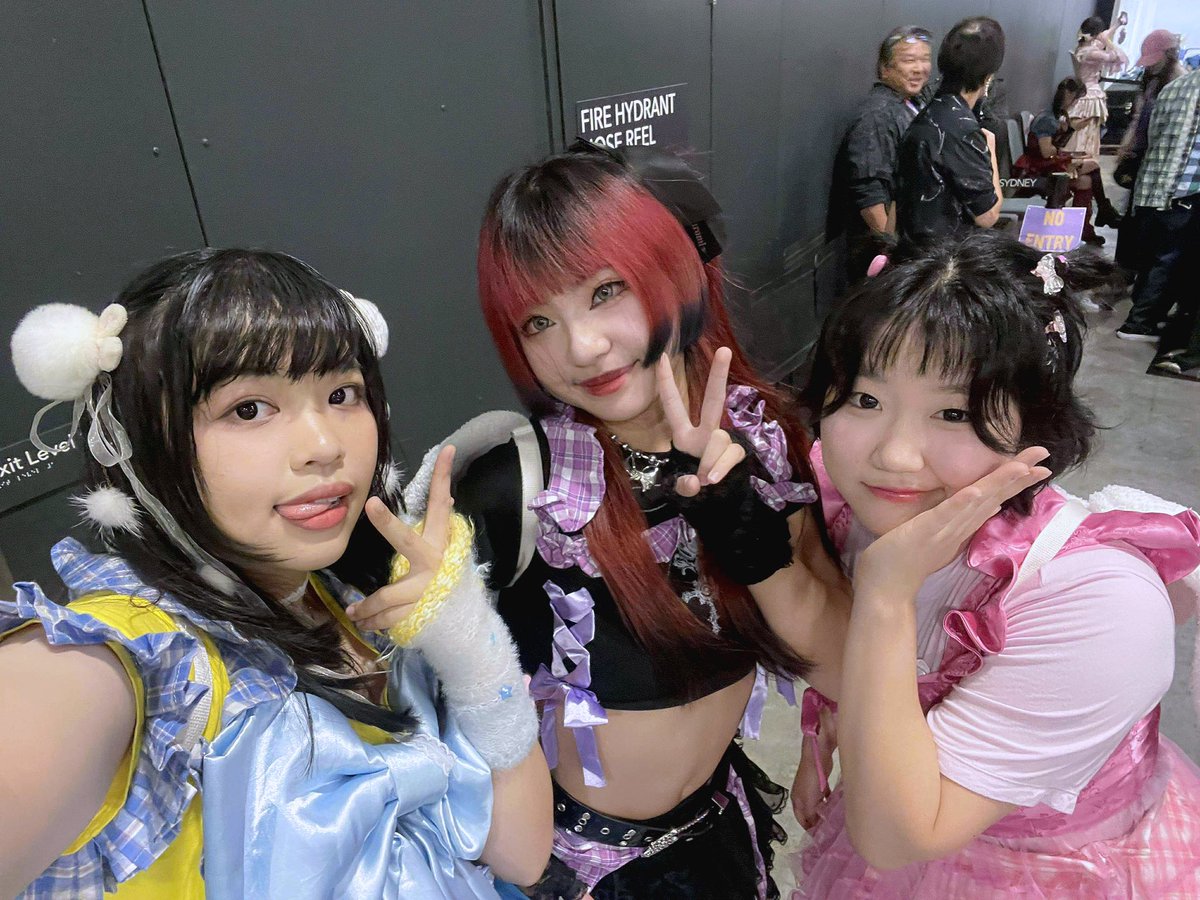 cupidity_mp3's tweet image. smash 2025!!

a 25/25 weekend, all thanks to everyone who came to support &amp;amp; to my members (🩷💛💜)

thank u for always being an audience i can feel home in front of ♡︎ i really treasure our yearly orbit to smash and i hope you all had as much fun as i did!!!!

#smashcon2025