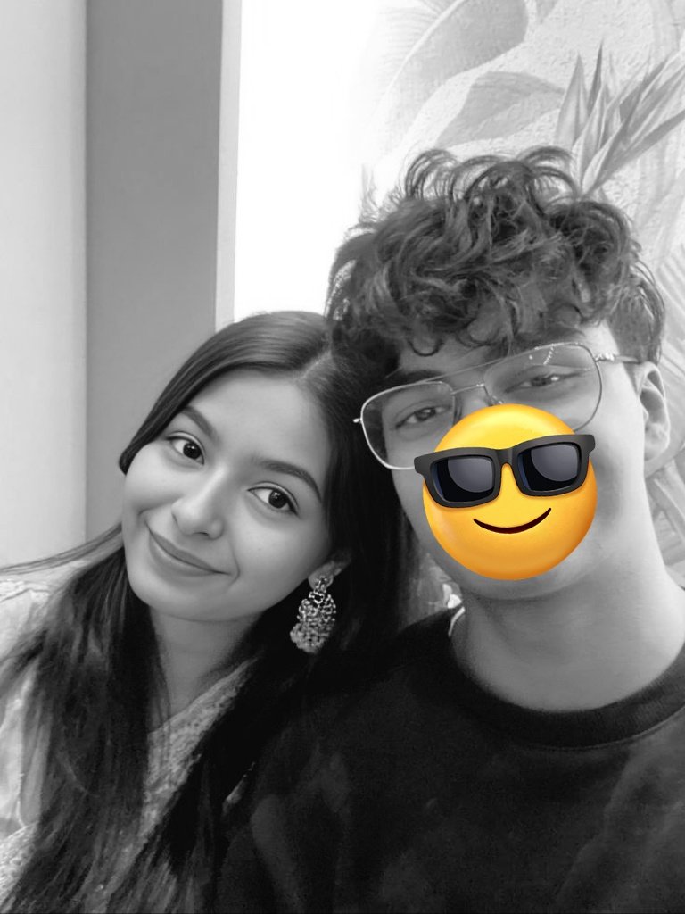 imdmokk's tweet photo. Ye ladki kahi dekhi lag rahi h kahi ye ruchika to nahi lekin ye ladka to nischay nahi h guess who ?
#fukrainsaan #TriggeredArmy #ElvishYadav #ElvishArmy https://t.co/9v6Bt1mw9Z