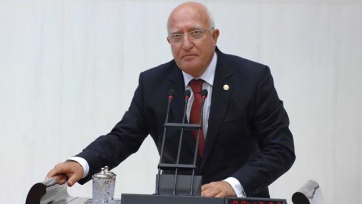 24.Dönem CHP Antalya Milletvekili değerli parti büyüğüm Gürkut Acar'ın vefatını üzüntü ile öğrendim. Merhuma Allah'tan rahmet ailesine ve partililerimize baş sağlığı diliyorum.