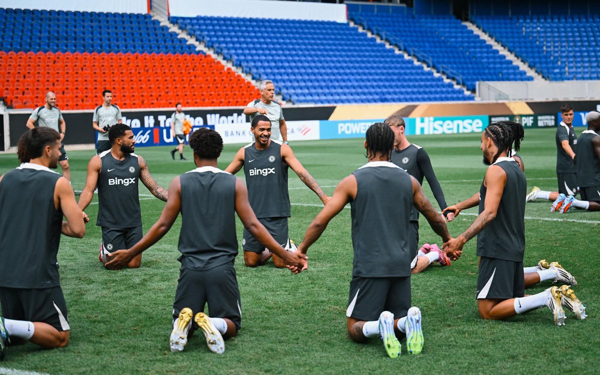 Europa Conference League winners wamegundua bila maombi hawatoboi😅.

Chelsea are preparing to face UEFA Champions League Winners, PSG.🔥

Umepea nani kichwa?