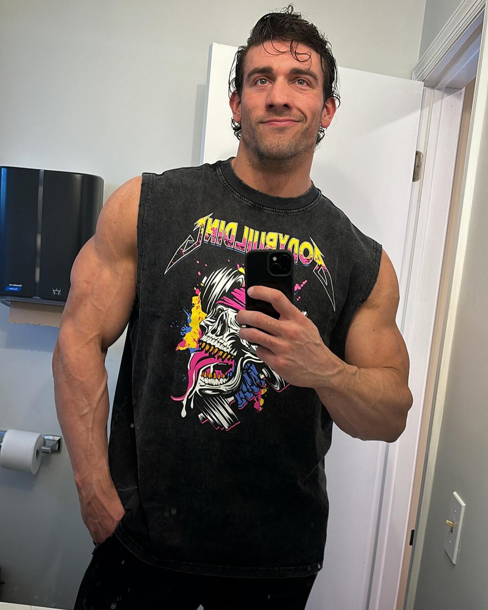 unhung_heroes's tweet image. Michael Reilly