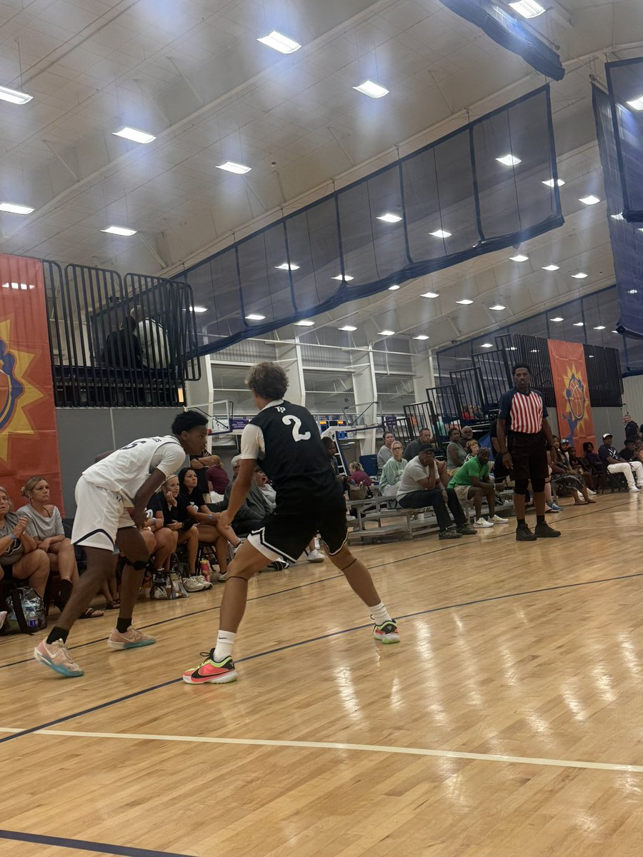 #BigShots #MyrtleBeachLive

#2 Riley Rodriguez for Team Pittman, a 6’1” guard, is having himself a first half with 10 points — helping give Team Pittman a 24-12 lead over FBCG at the break.