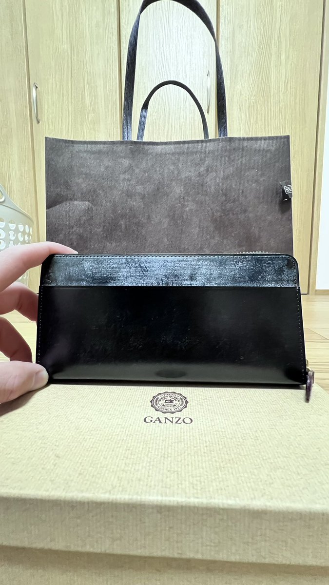 新しい財布買っちゃった^_^
高かったけどいい買い物したー^_^