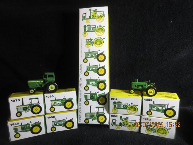 rusticrelics04's tweet image. Set of 8 Vintage 1980s Ertl Metal Diecast John Deere Miniature Toy Tractors ebay.us/m/dk5JV2 #eBay via @eBay #Agriculture #farmer #farming #farmlife #tractor #Vintagetoys #toycollector #JohnDeere #hobbyfarm #crops #farmland #toys #agri #homesteader #rancher #diecast #Ertl