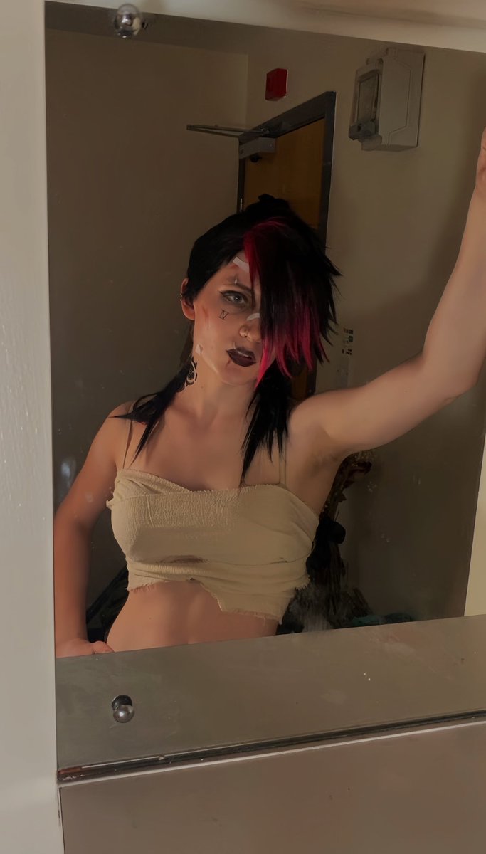 Undercity is gonna eat you alive.

#viarcane #vi #arcane #leagueoflegends
#cosplay #leagueoflegendscosplay