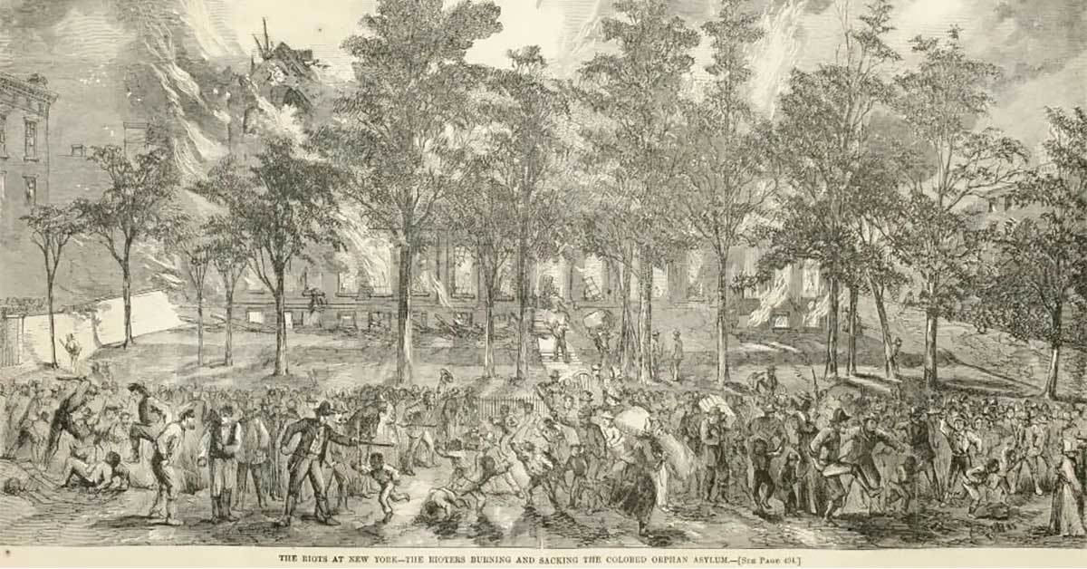 JMitchellNews's tweet image. #OnThisDay in 1863, the Civil War Draft Riots began in Manhattan — one of the bloodiest insurrections in the nation’s history. What started as a riot by white working-class residents, upset by the government’s draft, turned into an attack on Black Americans. The mob of thousands…