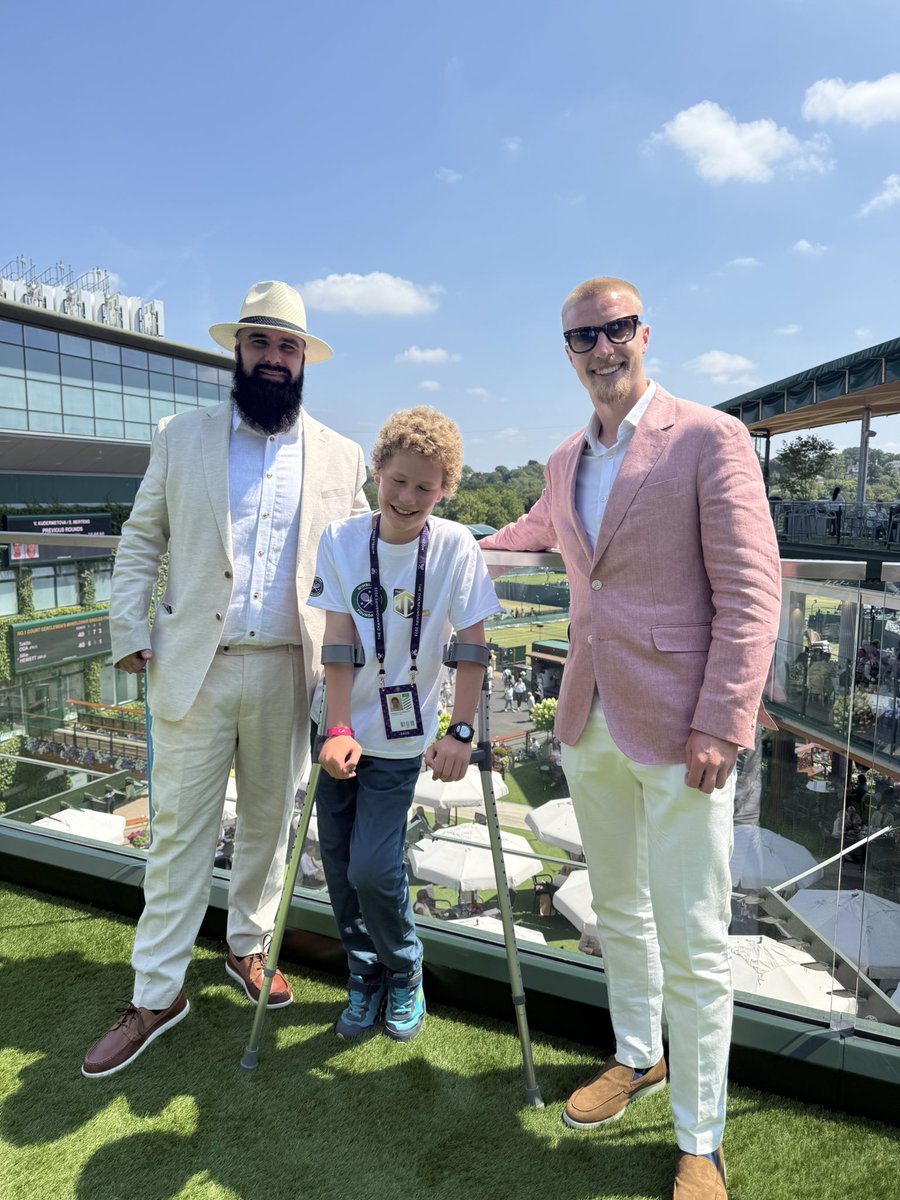 junctionelitefc's tweet image. Dressed for the occasion 🎾🪙
4pm tune in for Ambrose’s coin toss for the @Wimbledon men’s final between @carlosalcaraz vs @janniksin