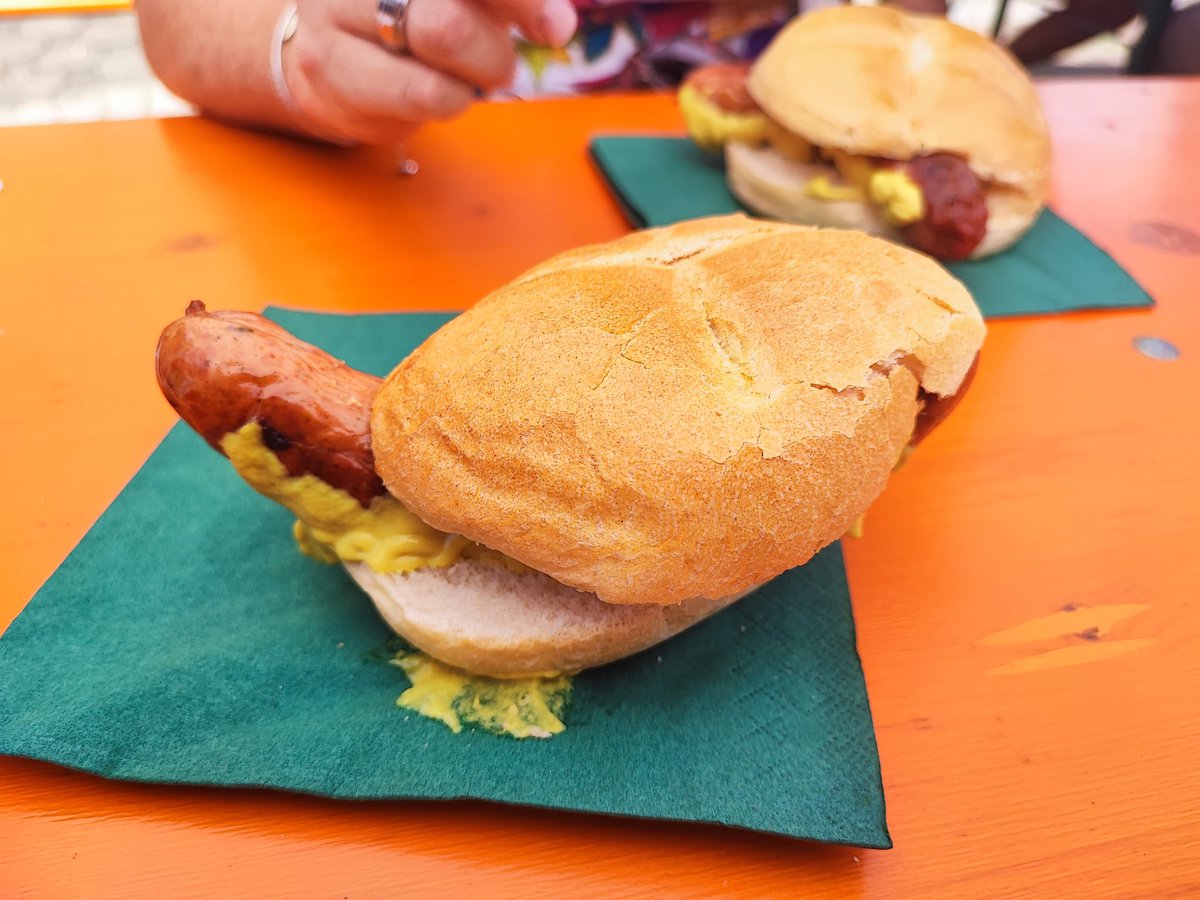 flummi1970's tweet image. Irgendwie sieht die #Wurst im #Wecken wie eine #Schildkröte aus.....🤨🧐🤔