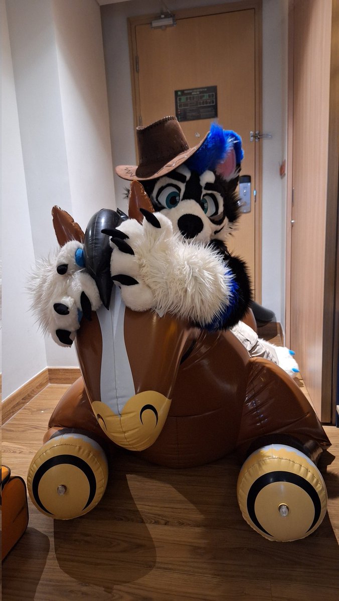 Ickx_Husky's tweet image. Horse riding exercises to prevent lumbago