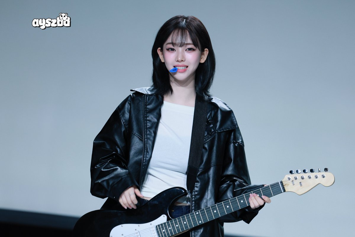 ayeshizuibangd's tweet image. 250713
🎸🎵 천재 록 선수입니까?

#aespa #KARINA  #Karina #카리나 #aespa #에스파