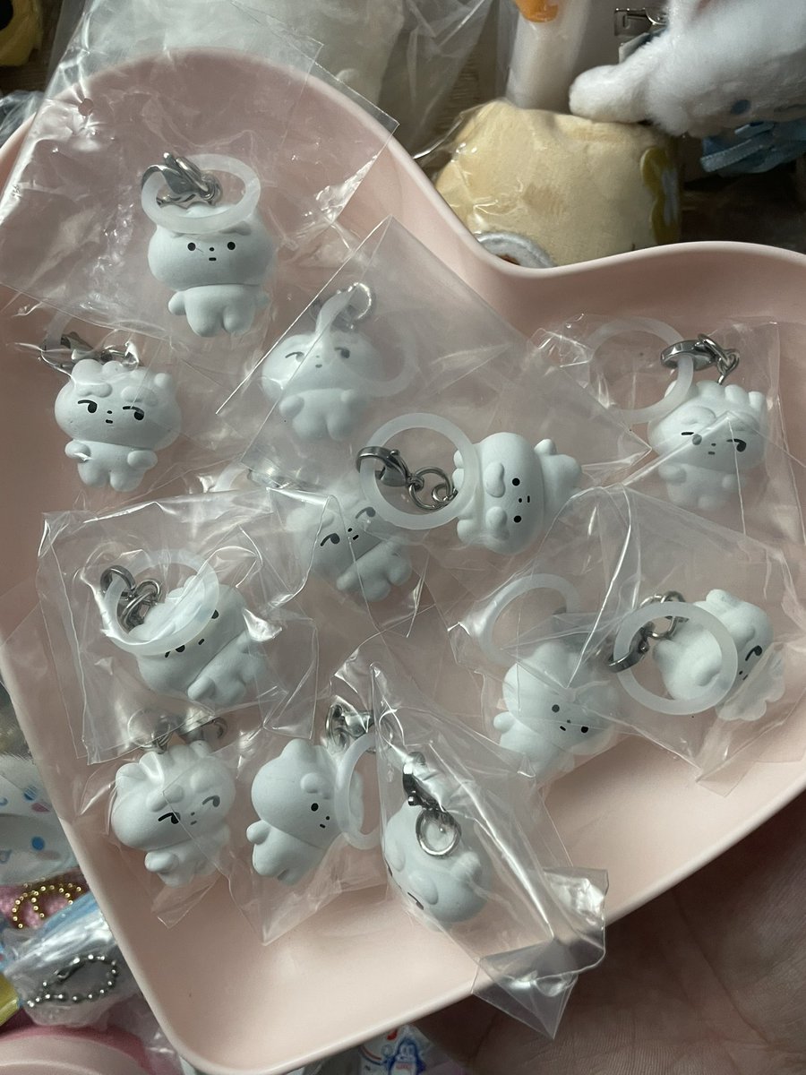 kittypufyfriend's tweet photo. น้องเกี๊ยวเพื่อน monyo น้องน่ารักมากมาก ได้มา 30 ตัวเหลือเท่านี้แย้ว 🌸⭐️
🥟 100.-
ค่าส่ง 35
พร้อมส่งที่ไทยนะค้าบ 🇹🇭
#ตลาดนัดกาชาปอง #หิ้วญี่ปุ่น #monyogirl https://t.co/gVRHjkn30J