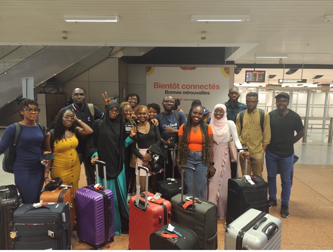 Comfort Oyindamola Akanni (@akannicomfort) on Twitter photo Last year, I was just a hopeful, passionate young researcher in Nigeria with limited access.
Then @MLCollective gave me a chance. They sponsored my trip to <a href="/DeepIndaba/">Deep Learning Indaba</a> in Senegal. That single act of belief changed my life. donorbox.org/mlc-nigeria-de… Last year, I was just a hopeful, passionate young researcher in Nigeria with limited access.
Then @MLCollective gave me a chance. They sponsored my trip to <a href="/DeepIndaba/">Deep Learning Indaba</a> in Senegal. That single act of belief changed my life. donorbox.org/mlc-nigeria-de…