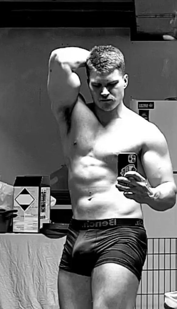 LamboXfit's tweet photo. Do you miss my OF? https://t.co/JPVaRLDrVV