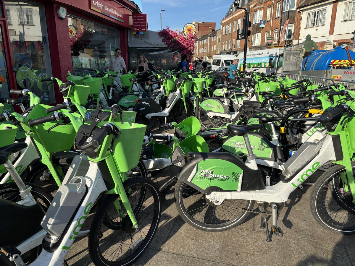 wimbledog's tweet image. As the circus leaves town for another year, I am reminded it can be both fun (bonus Clare Balding / Tracy Austin celebrity spot) and a massive headache (how would anybody ever get a wheelchair or pram past all those Lime bikes?!). #Wimbledon