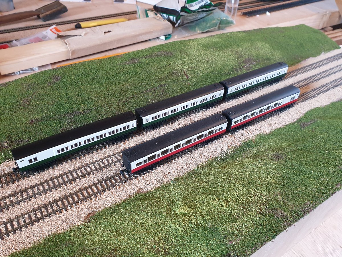 At long last I've completed the last Express Coach for Pete, 2 Red and 3 Green ready to go! Now I think that's enough Express coaches for one year! I think something a bit more straightforward next to get me back in the swing of things.
Watch this space! #TMRGUK #Thomas #NGauge