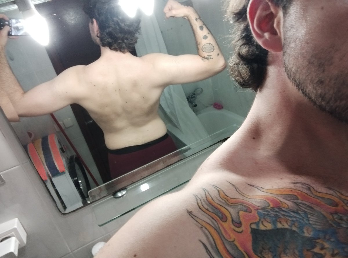 sandercat_'s tweet image. Okay this is crazy