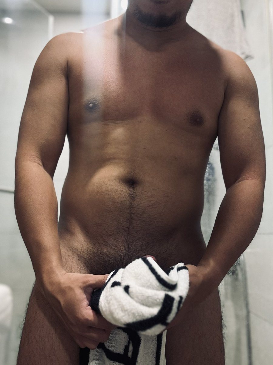 出差了五天，好好洗洗睡明天要回家了

影片版👇
fansone.co/chrisliu0