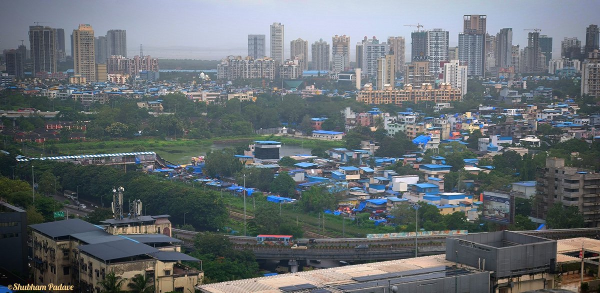 PadaveShubham's tweet photo. #BusFans.
Guess the Bus Route.
Hint: Only one Route of this model is operated on the stretch in the pic.
Bus of @myBESTBus https://t.co/DiGIhoqDfA
