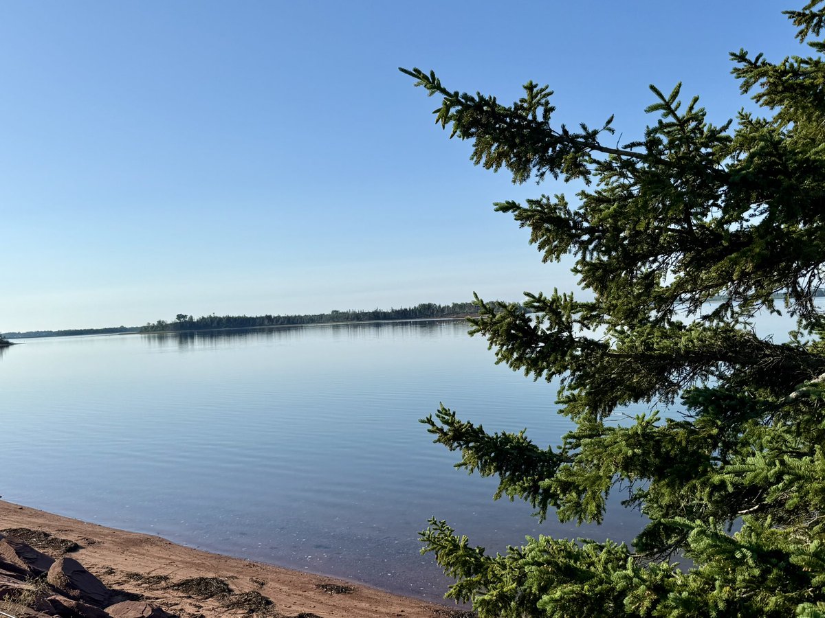 The ocean stirs the heart, inspires the imagination and brings eternal joy to the soul.