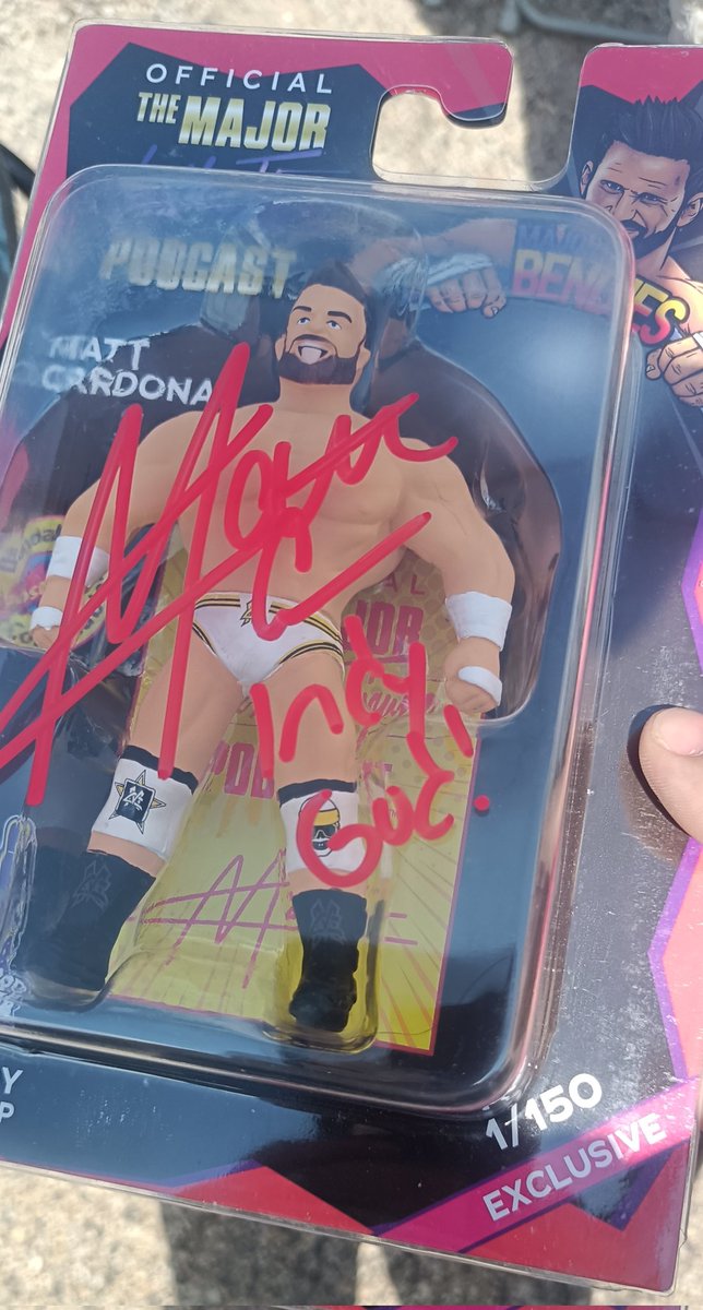 DaveSain333's tweet image. Was awesome seeing @TheMattCardona again yesterday at @DWWrestling I finally added a signed bendie of his and grabbed a hat. #indygod had the match of the night of course 🤘
#garagebeer #alwayzready