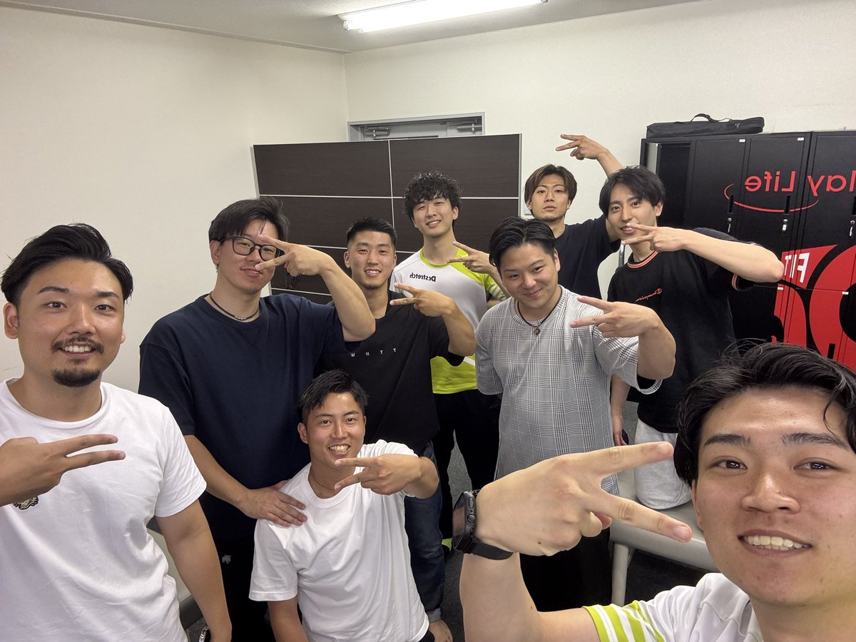 Dr_stretch_tes's tweet photo. 九州盛り上がりまくりまくりまくりの予感🔥

俺「たち」であの壇上へ。

こっからやったんで〜

#九州男児 #九州の男が本気出したらやばいらしい #暑い中いつもありがとうございます https://t.co/BxdZwbwalz