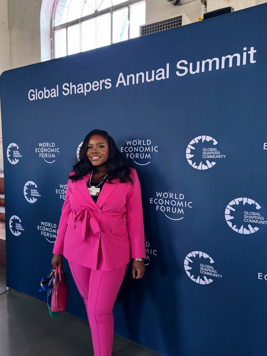 theyommie's tweet photo. Day one at #GSAS25 with @wefโค๏ธ. Full heart, new mandate, overflowing.
Honoured to represent the Birmingham hub as Curator. Always a girl from Nigeria with big dreams & a louder purpose ๐ณ๐ฌ๐
We are not waiting for the future.
We are the #NextGenNow.
Letโs go ๐ซ
#GlobalShapers https://t.co/sk4KrQUTjV