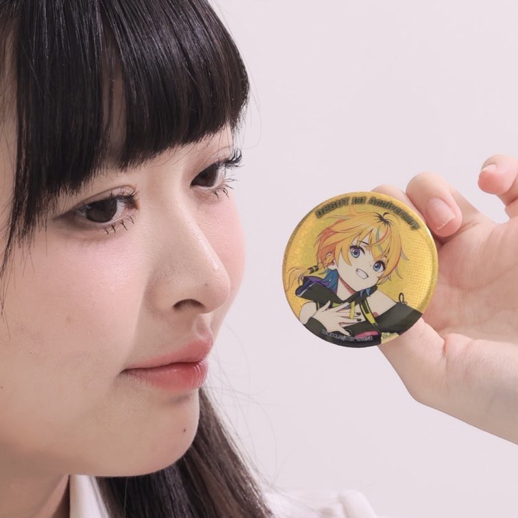 asobistore's tweet image. vα-liv アイドルデビュー1周年記念公式セット
アソビストア限定受注販売の〆切が
本日 7/13(日) 23:59です⏳
愛夏、宇宙、レトラの全3種。
缶バッジの大きさと仕様をご確認ください♬
▼商品まとめページはコチラ
shop.asobistore.jp/s/product/cata…
#ヴイアラ
